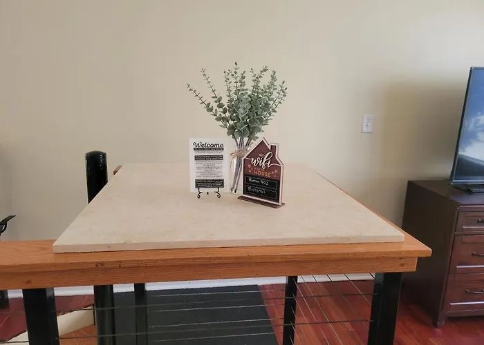 Charming 3Bd 2Bth Apartment